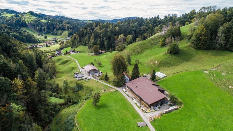 Luftaufnahme des Stalls der Familie Sudler
