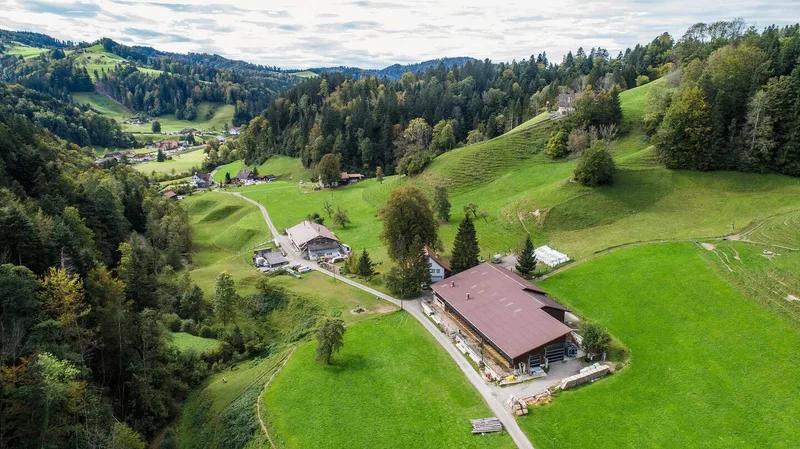 Luftaufnahme des Stalls der Familie Sudler