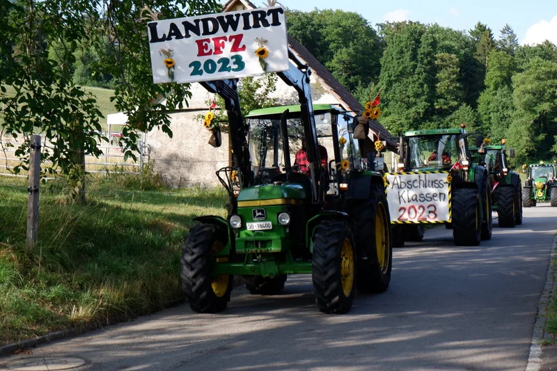 Am Wallierhof wurden 34 Landwirte und 11 Landwirtinnen diplomiert