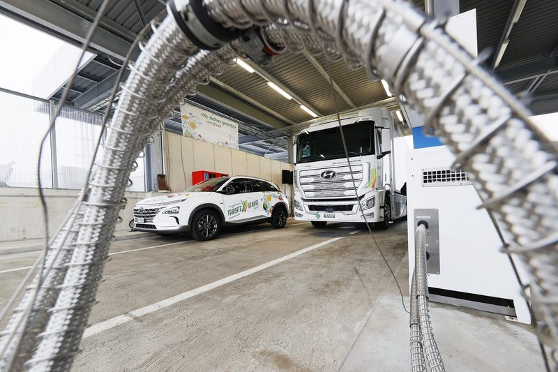 Gemüsehändler Schwab-Guillod eröffnet erste private Wasserstofftankstelle der Schweiz