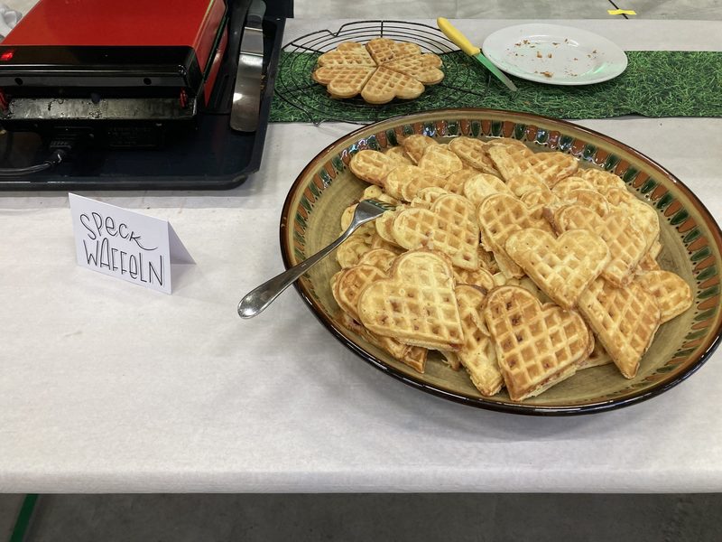 «Mit Ankezüpfe und Speckwaffle»: Grösstes Saatgutlager der Schweiz eröffnet