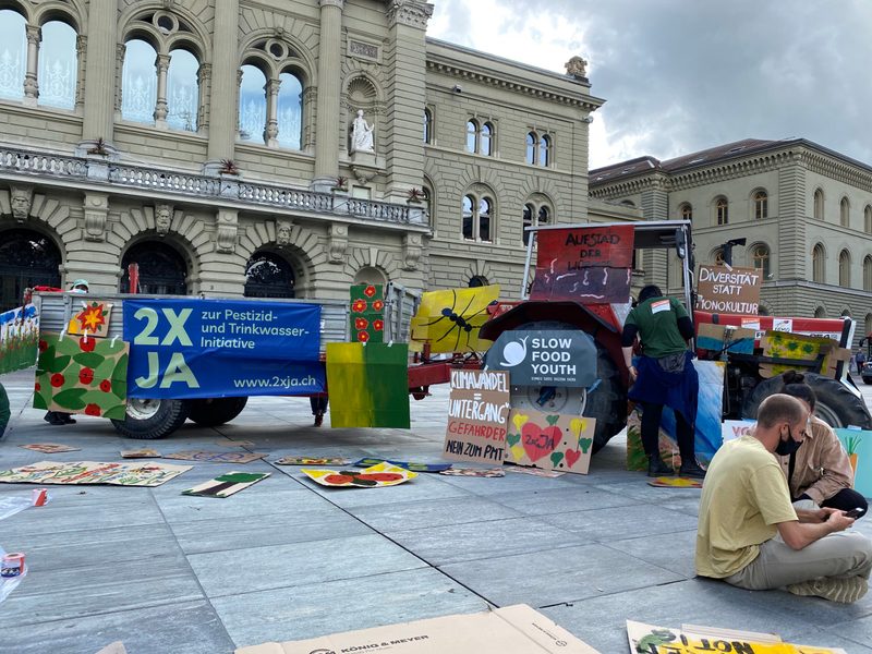 «Landwirtschaft mit Zukunft» demonstriert für Pestizid-Ausstieg und mehr Biodiversität