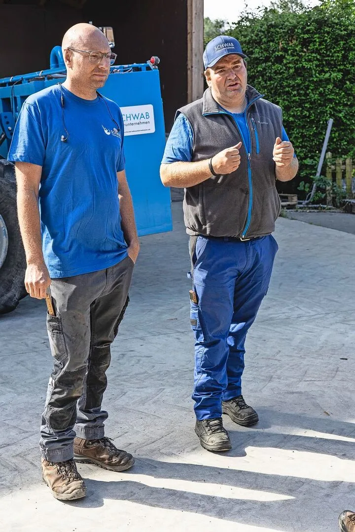 Markus und Matthias Schwab erklären, welche Schwierigkeiten sie mit dem System hatten. Vor allem die amerikanischen Masseinheiten gaben ihnen zu denken.