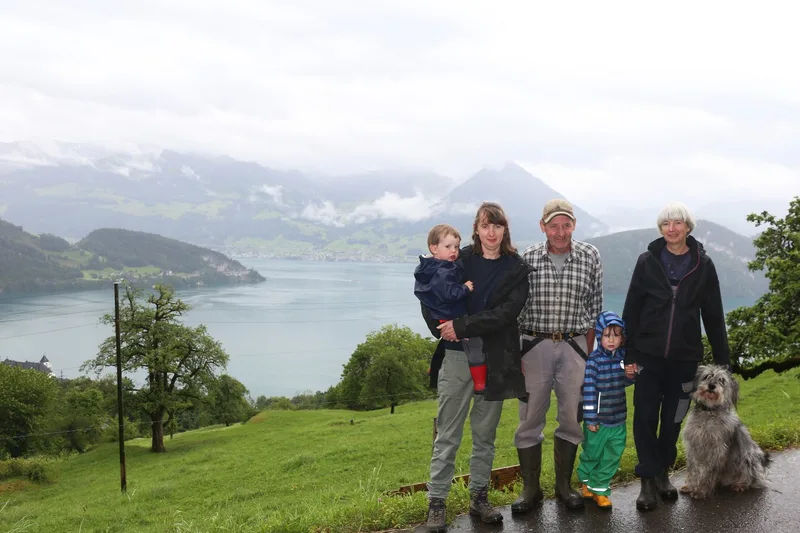 Laufstall soll Landschaftsbild stören – im Villenviertel wird weitergebaut