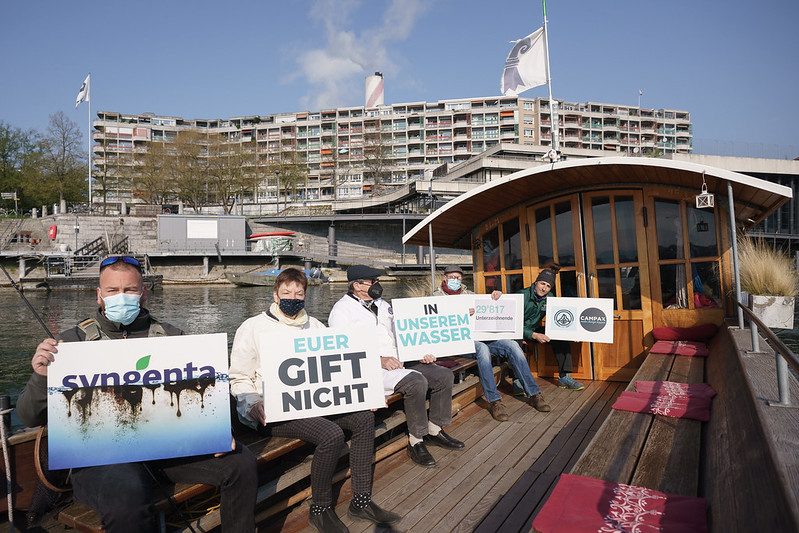 Pestizidverbots-Initianten überreichen Petition gegen Chlorothalonil-Verbots-Beschwerde