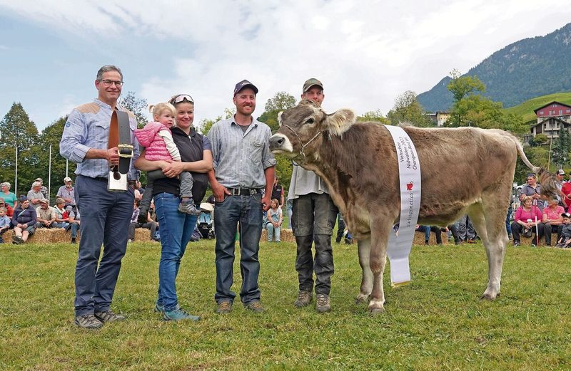 Familie Andreas Niederberger, Buochs, freute sich über den Championtitel BS von Rind Alisha.