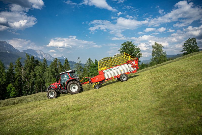 Pöttinger stellt neue Maschinen für die Berglandwirtschaft vor