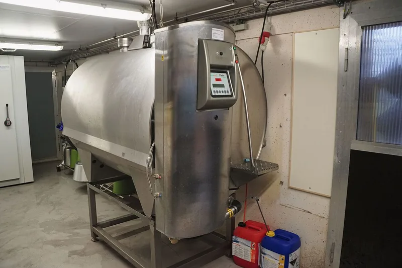 Der 2100 Liter fassende Milchtank auf dem Hof Wagenburg.