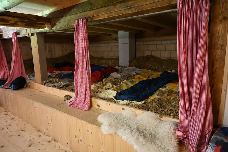 Hof Bachgut im Emmental: Im Hot Pot die Aussicht geniessen