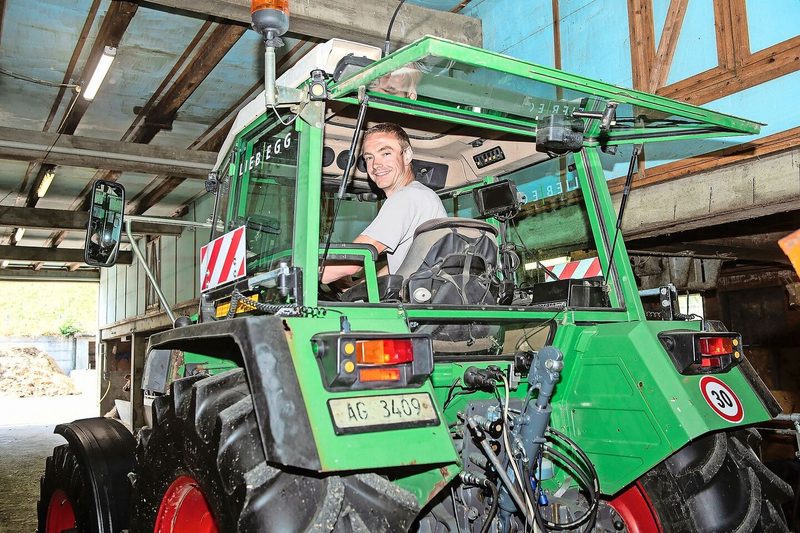 Franz Schärli ist Meisterlandwirt und für Lehrlinge, Angestellte und den Betrieb verantwortlich.