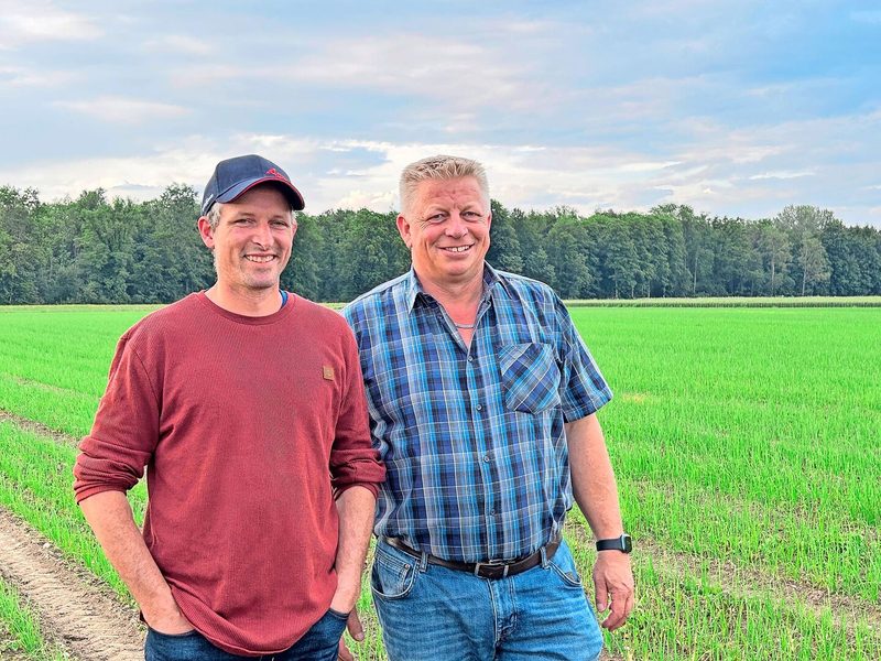 Zwiebelproduzenten Thomas Burgdorfer und Rolf Kuhn (v. l.).