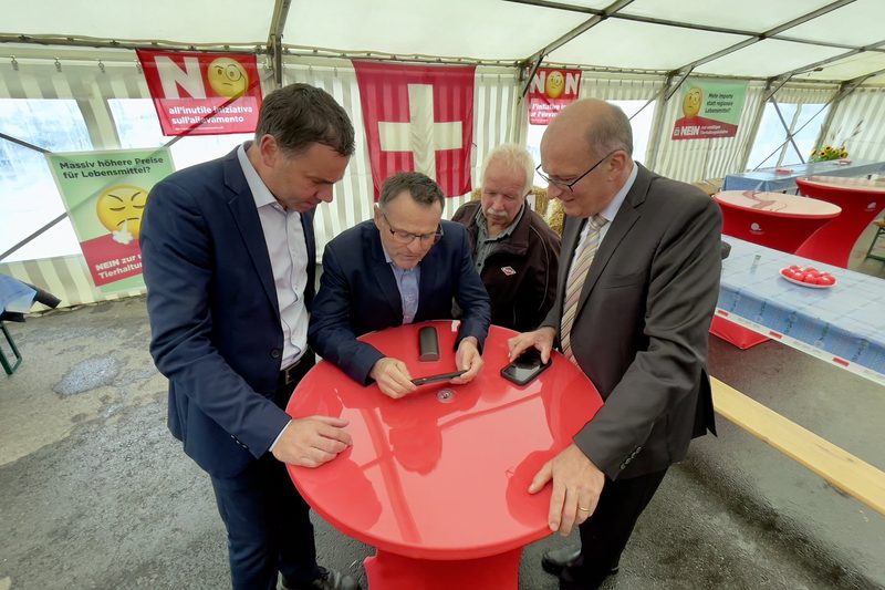 Die Führung des SBV an einem Tisch.