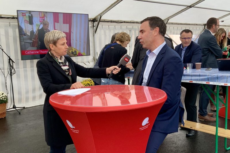 TV-Korrespondentin Catherine Thommen interviewt SBV-Direktor Martin Rufer.