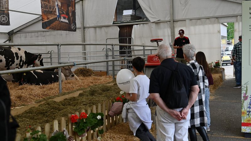 Lely klärt an der Gewerbeausstellung die Bevölkerung auf