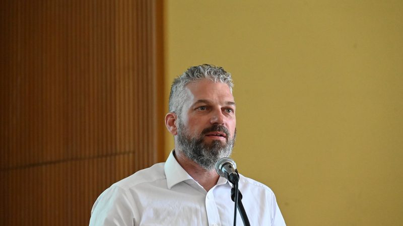 Die Rüttischüler lassen sich für ihren Berufsabschluss feiern