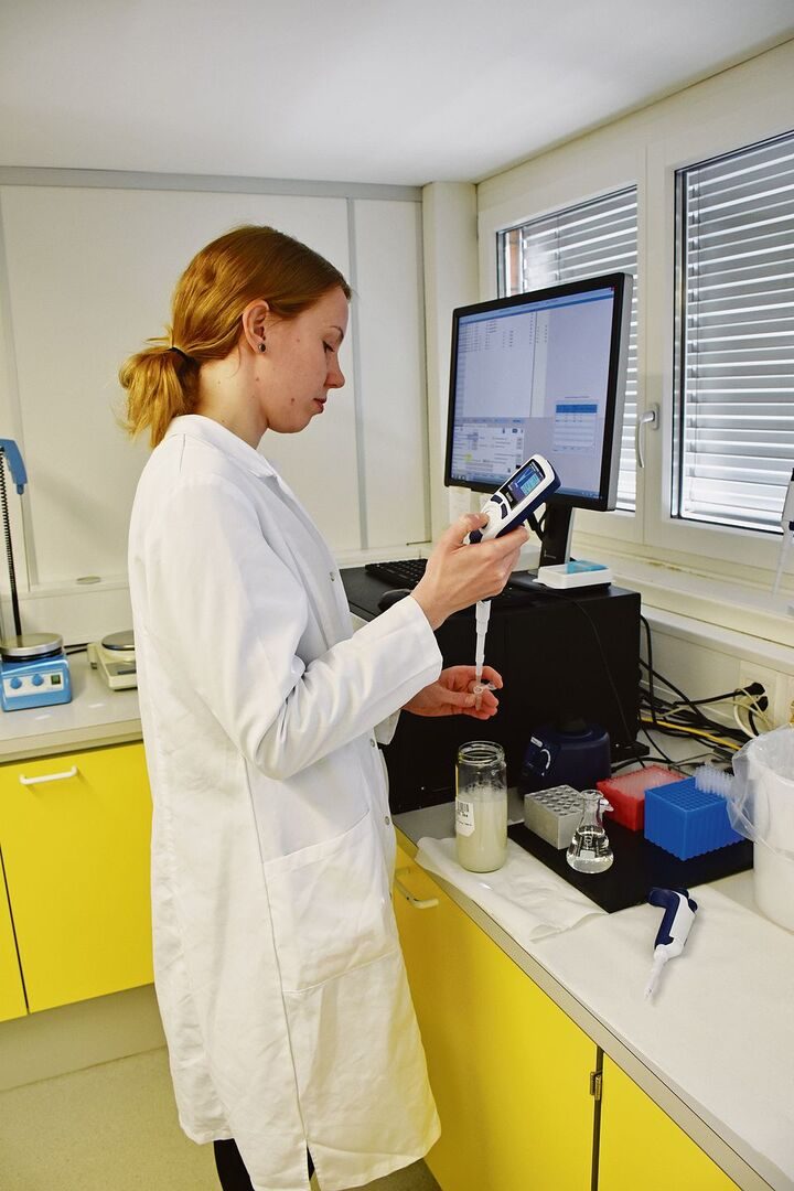 KB-Station: Die Suisag kauft rund 120 Vaterlinieneber jährlich.