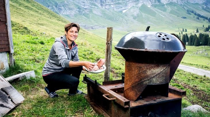 «SRF bi de Lüt – Landfrauenküche»: Marianne Dietrich kocht «Handgelenk mal Pi» und schnell