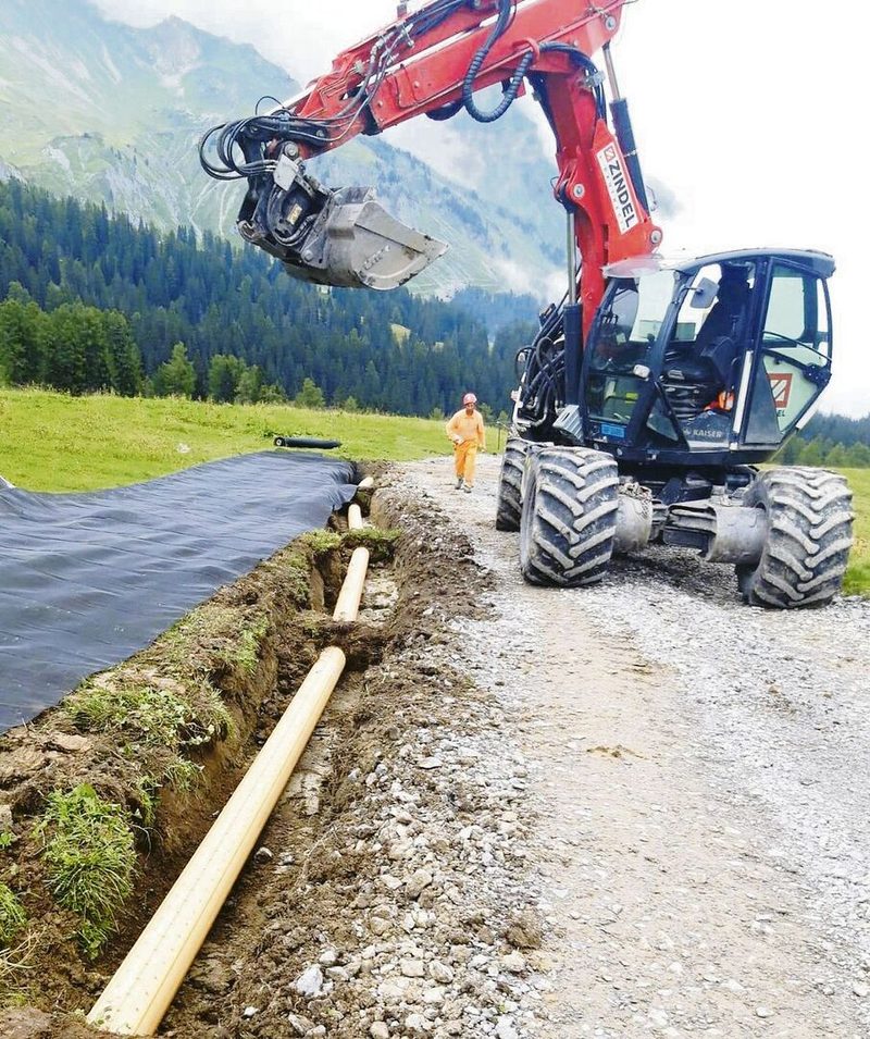 Die Sanierung und Instandhaltung der Alpwege gehört zu den jährlichen Vorbereitungsarbeiten.