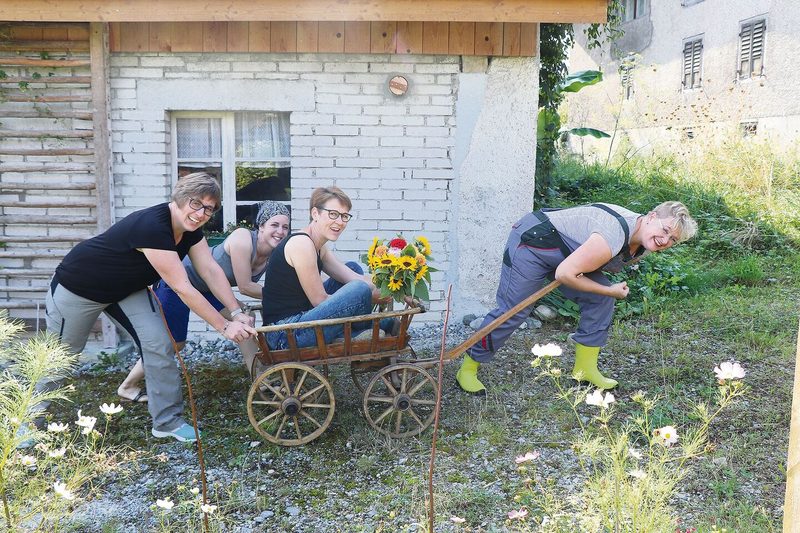 «Wir Frauen vom Land ziehen gemeinsam den Karren aus dem Dreck»: Ein Sujet aus der erfolgreichen Imagekampagne des Aargauischen Landfrauenverbands.
