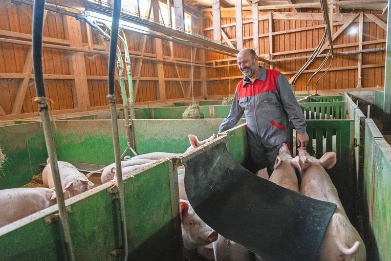 Für Landwirt Stefan Herzog war nach dem Brand klar, dass er den Stall wieder genau gleich aufbauen möchte.