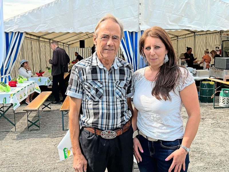Edwin und Anna Bolleter hatten den Anlass auf ihrem vielseitigem Biobetrieb hoch über dem Zürichsee organisiert.