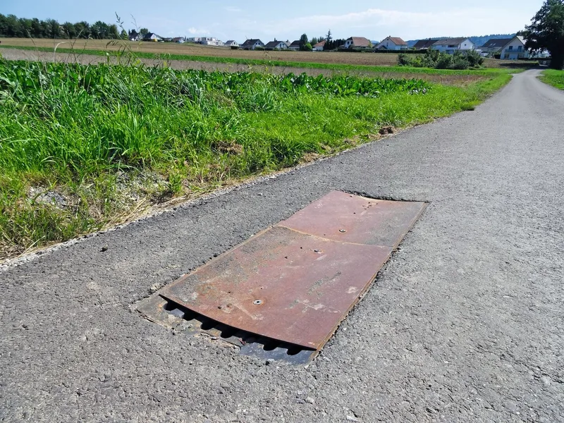 Abgedeckter Einlaufschacht