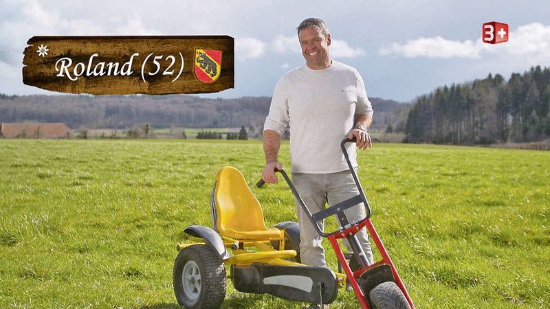 Roland Schneider im Trailer zu seiner Staffel: Der mittlerweile 54-Jährige vermietet unter anderem Kinder-Tretkarts.