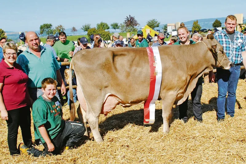 Miss OB der Bezirksviehschau Höfe in Schindellegi wurde Albertli-Tochter Axana von der GG Sigrist, Wollerau.