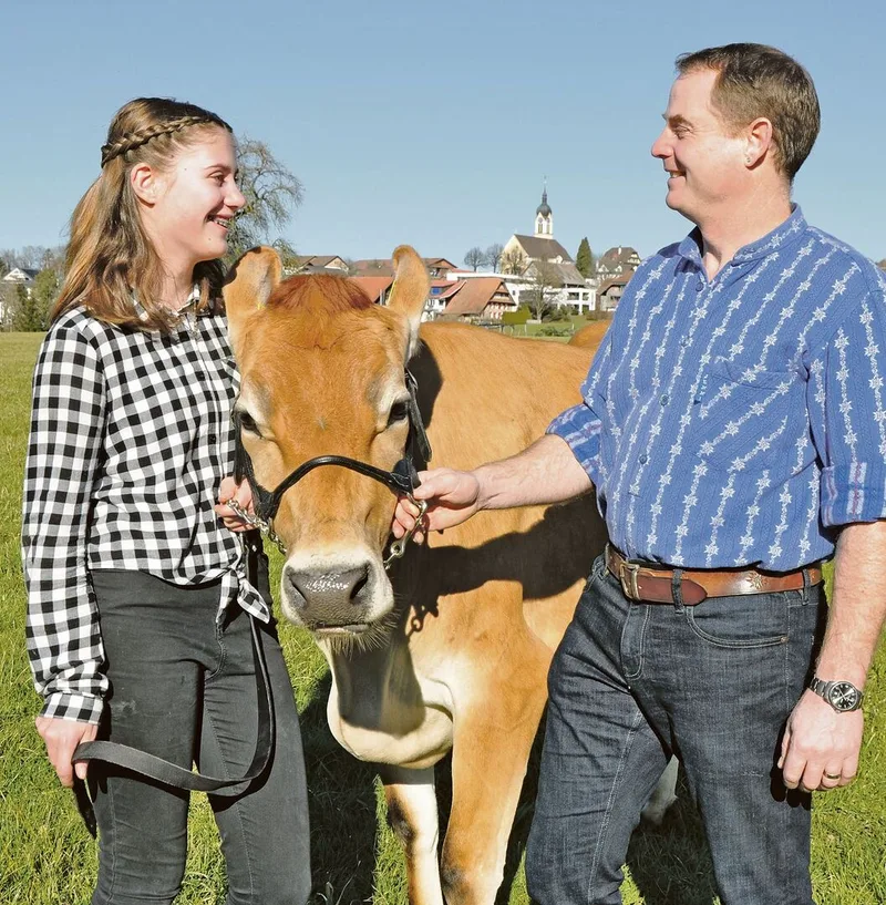 Der Luzerner Präsident Markus Kretz mit Tochter Jasmin, welche bald mit dem Bauernlehrjahr startet.