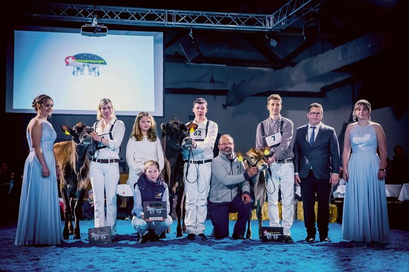 Die schönsten Jungtiere: Die Miss Madonna (Mitte), die Reserve Glam (links) und die Honorable Mention Fortuna.