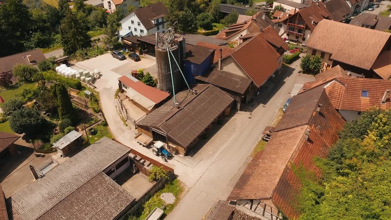 Vom Helikopter auf den Bauernhof: Rahel Stockers Weg vom Sportmarketing zur Bäuerin und Lehrerin