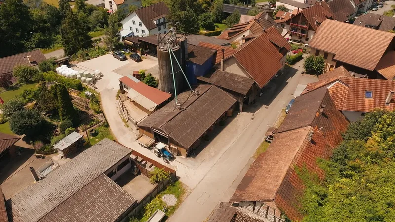 Vom Helikopter auf den Bauernhof: Rahel Stockers Weg vom Sportmarketing zur Bäuerin und Lehrerin