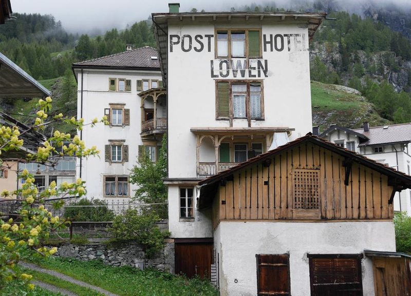 TV-Tipp: SRF begleitet eine Bio-Bauernfamilie im aussterbenden Bündner Dorf Mulegns