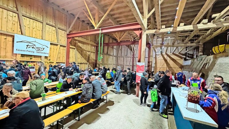 Am Lely Tag der offenen Tür besuchten zahlreiche Landwirtinnen und Landwirte den Betrieb.