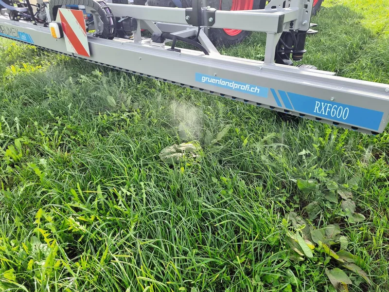 Eine Düse deckt einen Streifen von sieben Zentimetern ab.