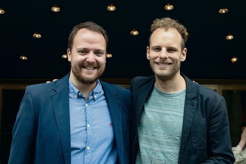 Die Produktionsleitung: Jonas Hirschi (links) und Christof Hofer vom Verein «La main extérieure».