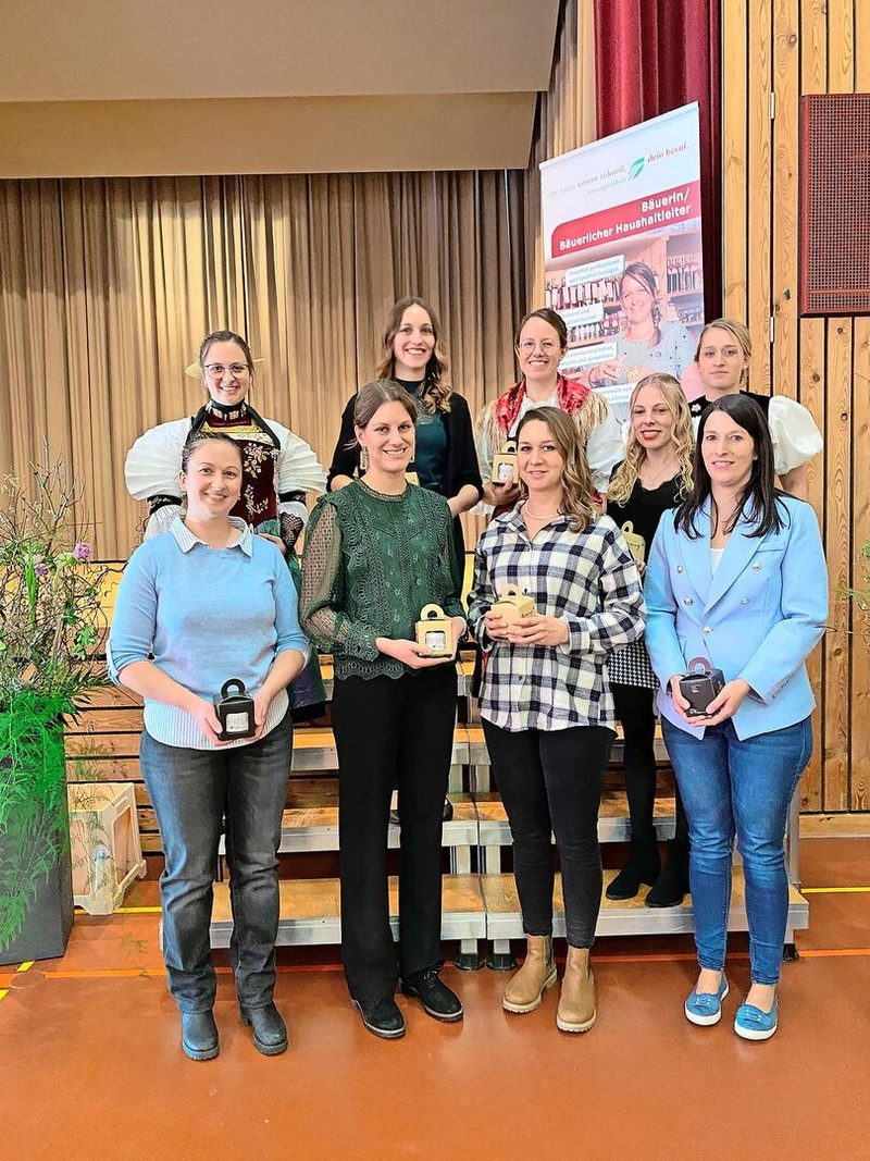 Diese Frauen haben am besten abgeschlossen: ganz links Fabienne Graf aus Buus BL mit der Spitzennote von 5,8.