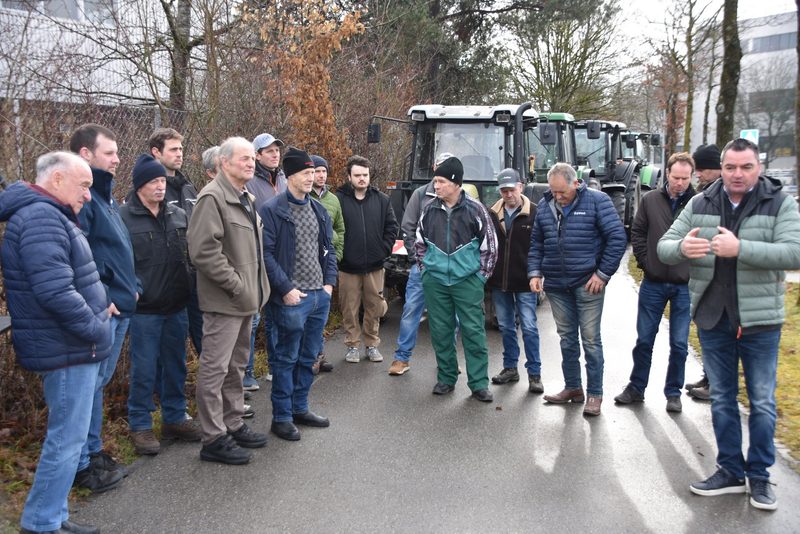 Bauern protestieren in Bern vor Mondelez-Sitz – Die Butterimporte sorgen für rote Köpfe