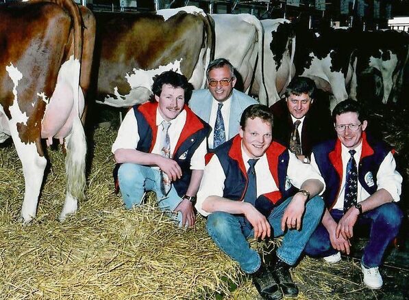 An der Europameisterschaft 1998 bestand das Wärterteam aus Ueli Rufer, Walter Lüthi und Walter Münger (v. l. n. r.). Unterstützt wurden sie von Joseph Crettenand (l) und Hanspeter Liechti.