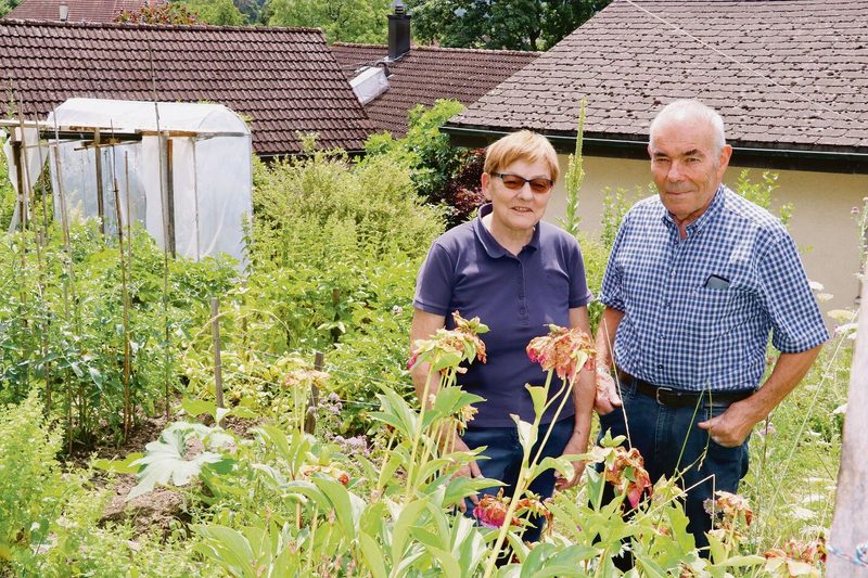 Paul Müri und seine Lebenspartnerin Trudi pflegen einen Garten, der für Menschen und Insekten ergiebig ist.