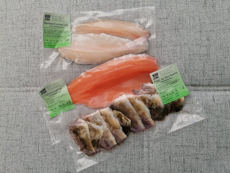 Die Karpfen aus dem Stall von Familie Jenni sind weder verfettet noch haben sie viel Gräten