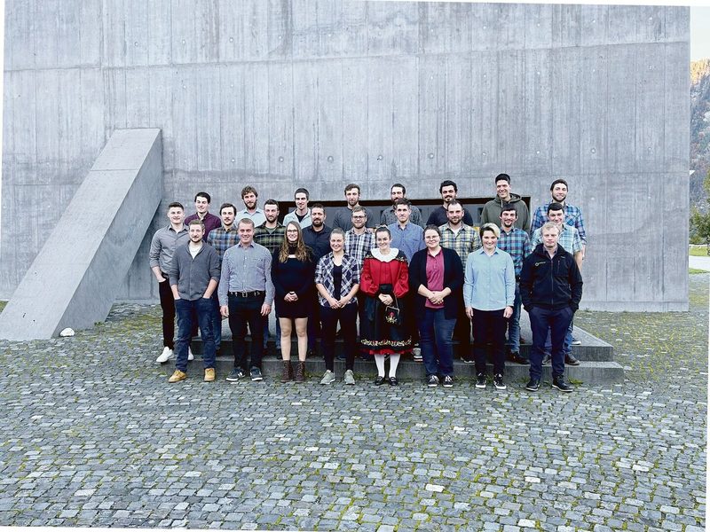 Die 34 Absolventinnen und Absolventen der BLS stammen grösstenteils aus Graubünden und Glarus. Leider waren einige an diesem festlichen Anlass verhindert.