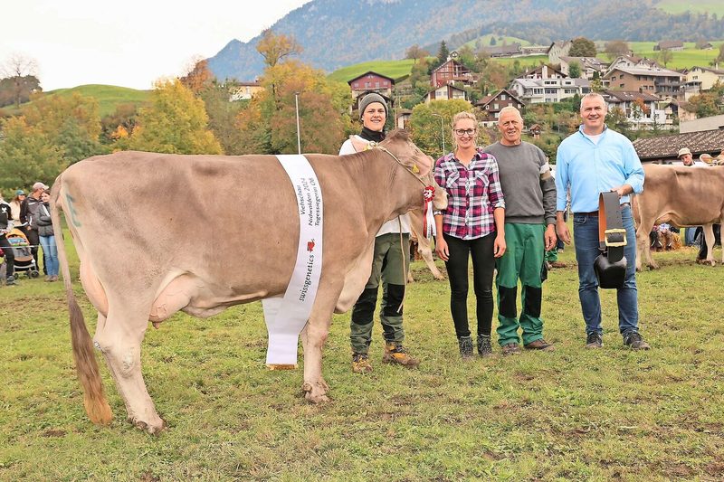 Miss Nidwalden Original Braunvieh wurde Lewin Silber von Theo und Irene Odermatt, Obbürgen.