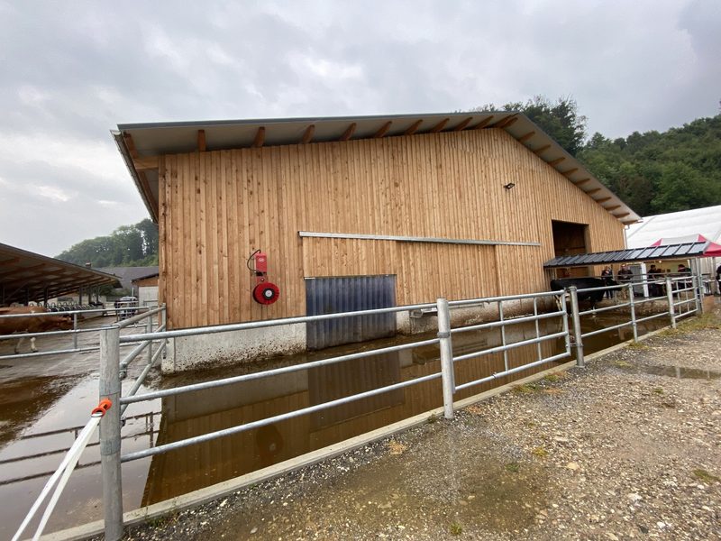 Zusammengespannt für einen neuen, automatisierten Stall mit Biogas fürs Netz